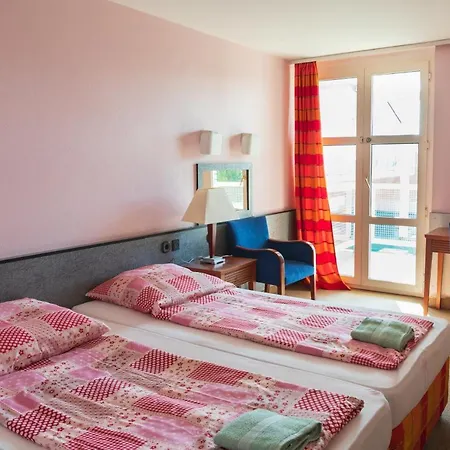 Otel Negy Evszak Panzio