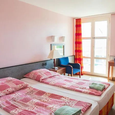 Otel Negy Evszak Panzio