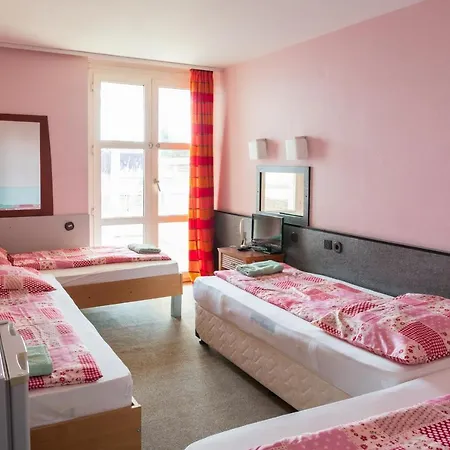 Otel Negy Evszak Panzio