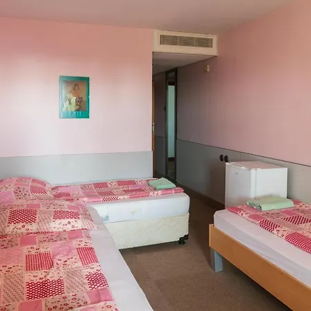 Negy Evszak Panzio Hotel Siofok