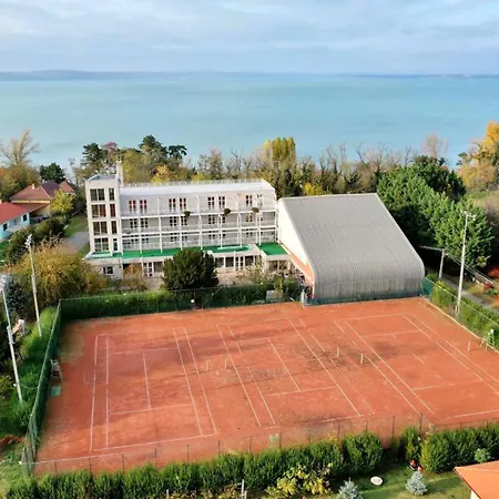 Negy Evszak Panzio Otel